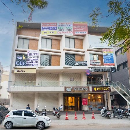 Hotel Lee Grand Ānand Exterior foto