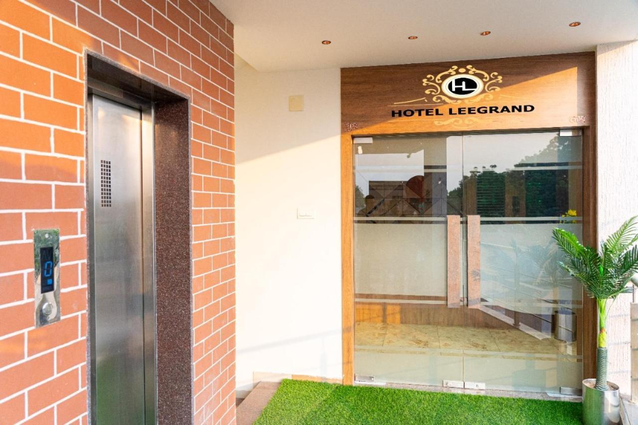Hotel Lee Grand Ānand Exterior foto