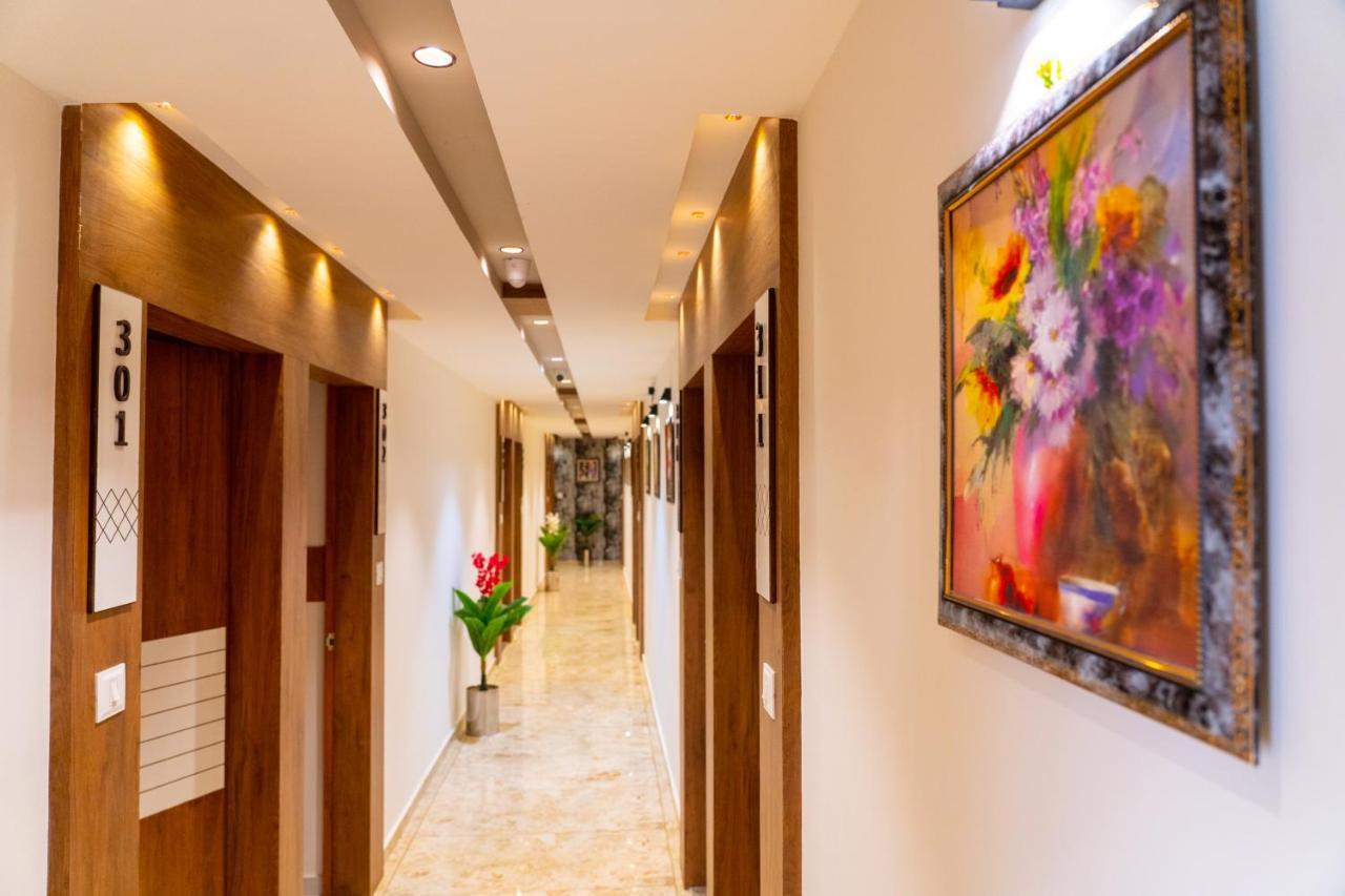 Hotel Lee Grand Ānand Exterior foto